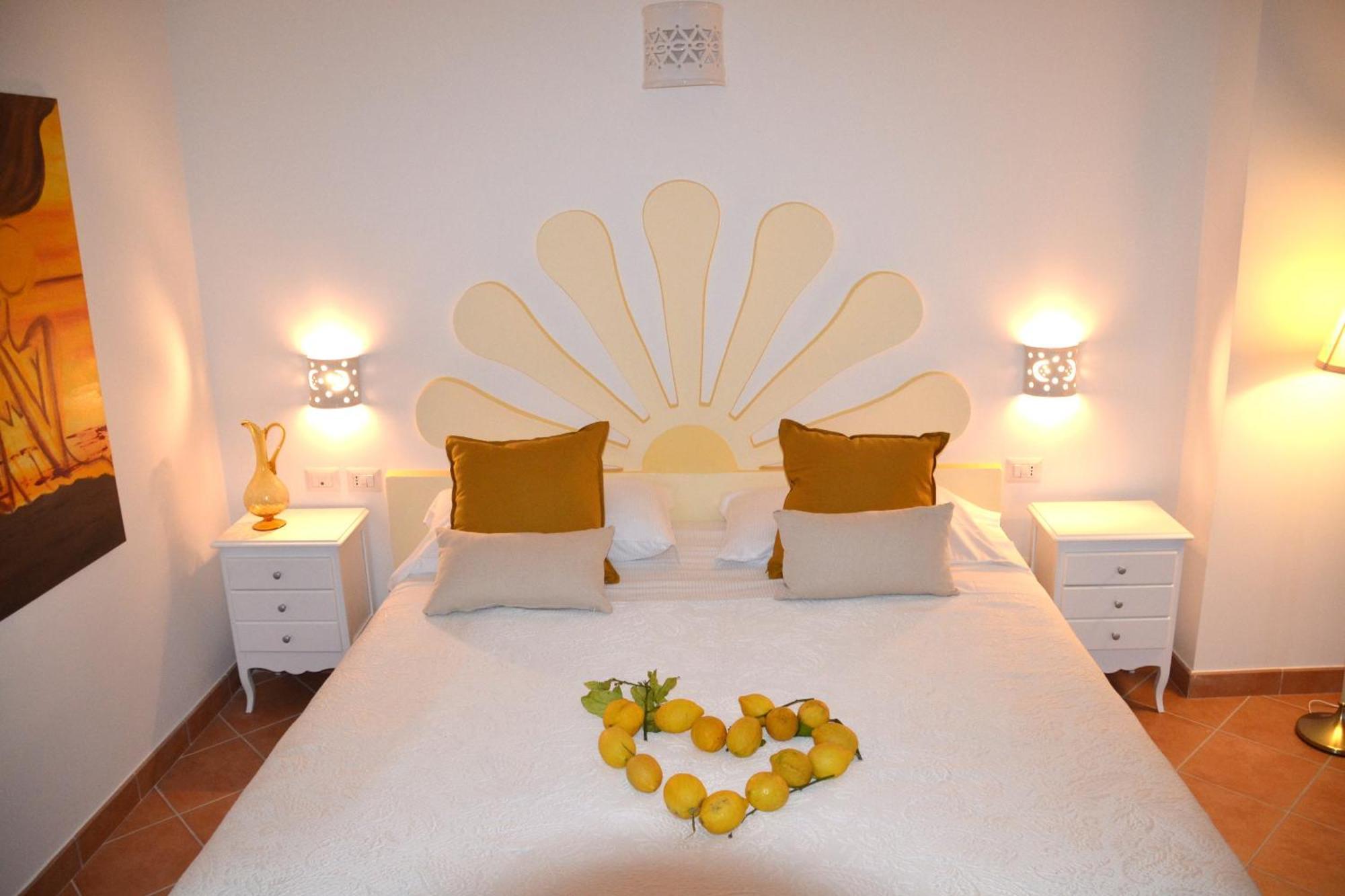 Villa Santa Chiara Positano Suites Exterior foto